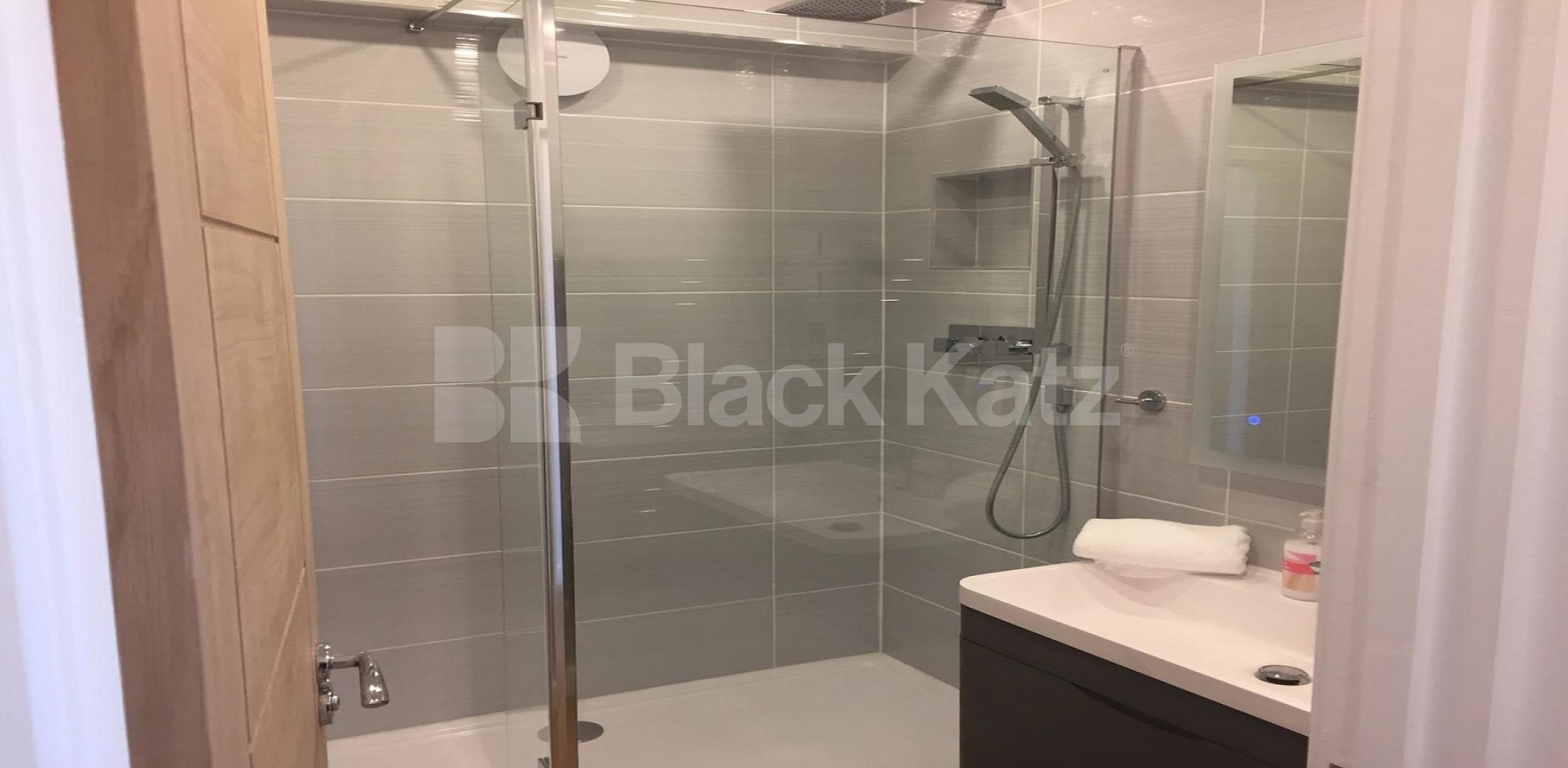 			UNDER OFFER  (Includes Water Rates). , 1 Bedroom, 1 bath, 1 reception Apartment			 Denning Point. Commercial Street., Aldgate 